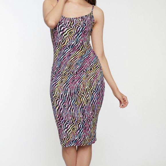 Dress - Picture 3 of 3